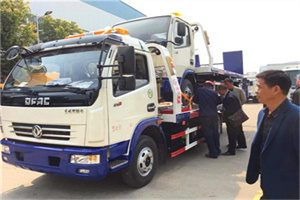 宝应县汽车道路救援拖车价格